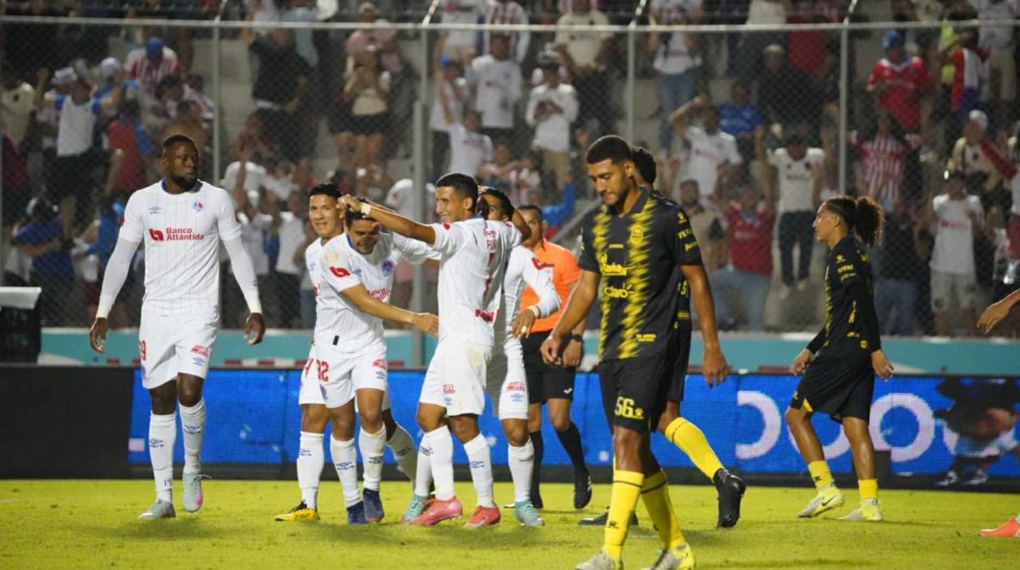 होंडुरासकडे रिअल स्पेन ते जॉसस्टिन कॅम्पोस पर्यंत तास असतील. एल हेराल्डो कडून घेतलेला फोटो.