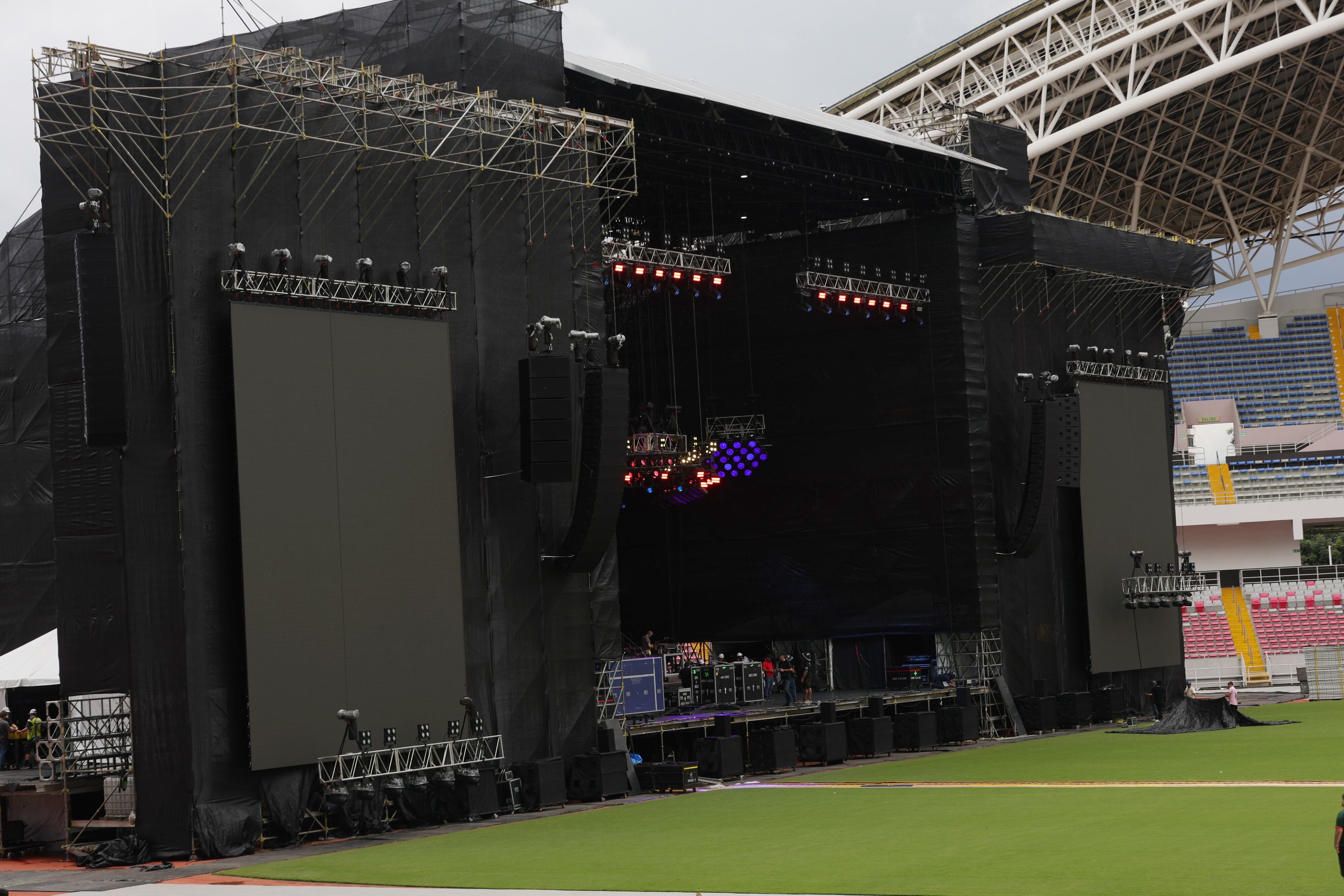 Retratos de Don Stock Well tarimas de montaje de concierto de Gun’s and Roses / foto John Durán