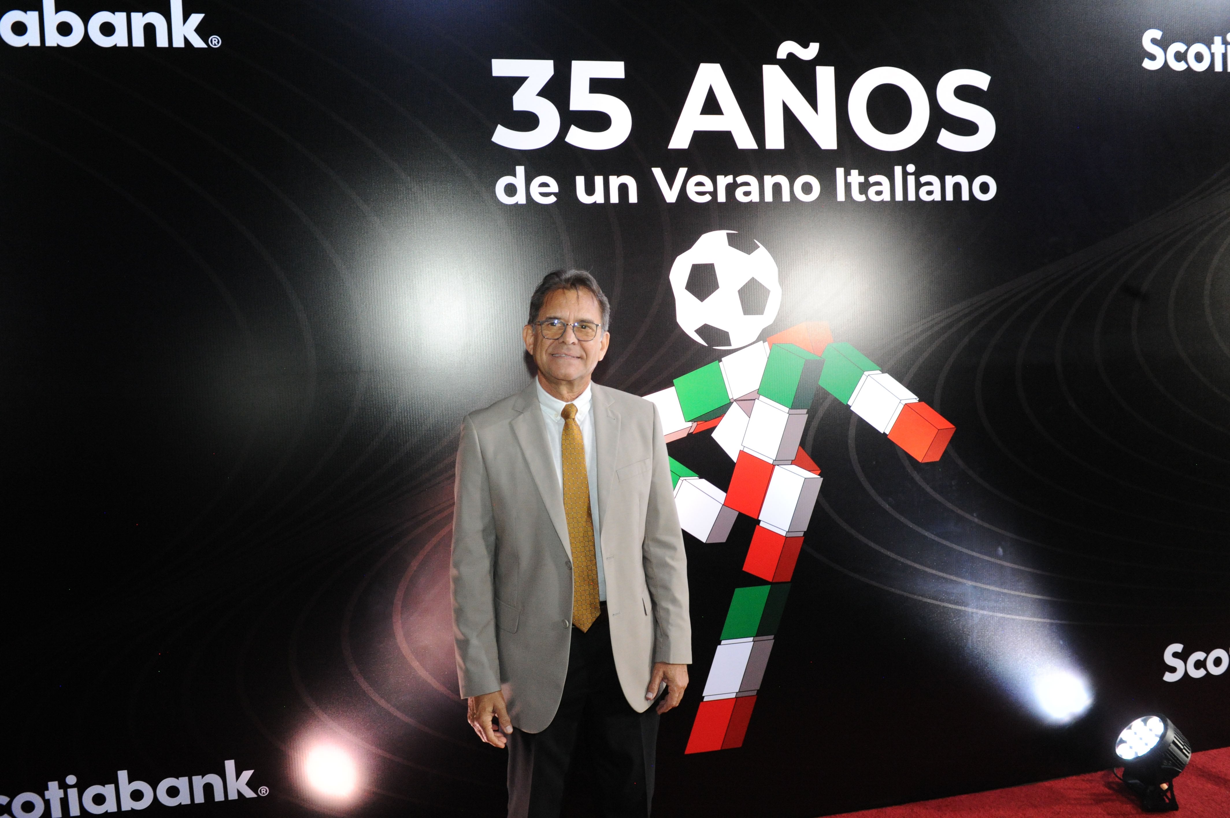 HOMENAJE A LOS MUNDIALISTAS TICOS Y A "BORA" MILUTINOVIC .