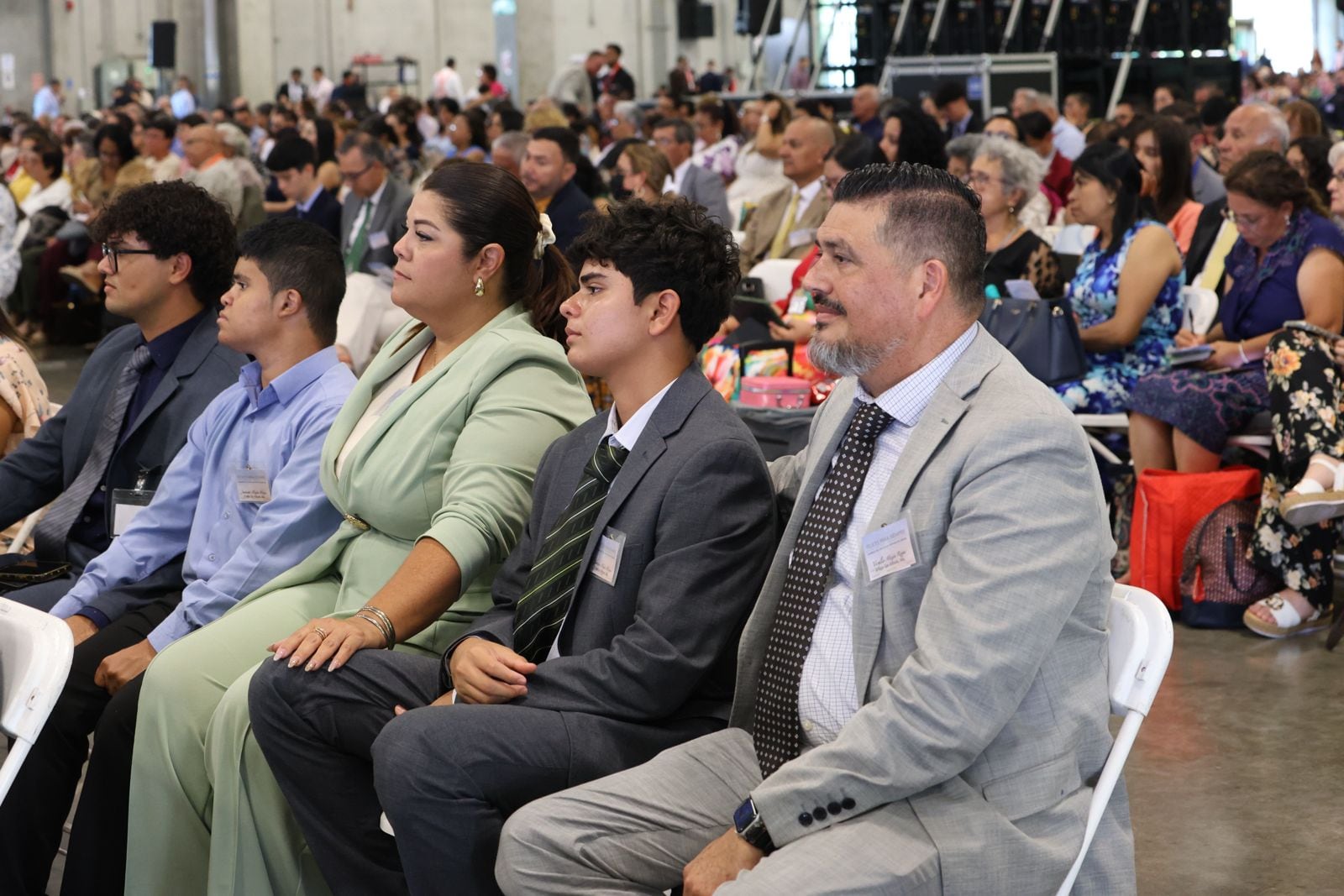 Más de 5.500 personas asistieron al inicio de la Asamblea Regional de los Testigos de Jehová en el Centro de Eventos Printea, en La Guácima de Alajuela, entre el 12 y 14 de junio del 2026.