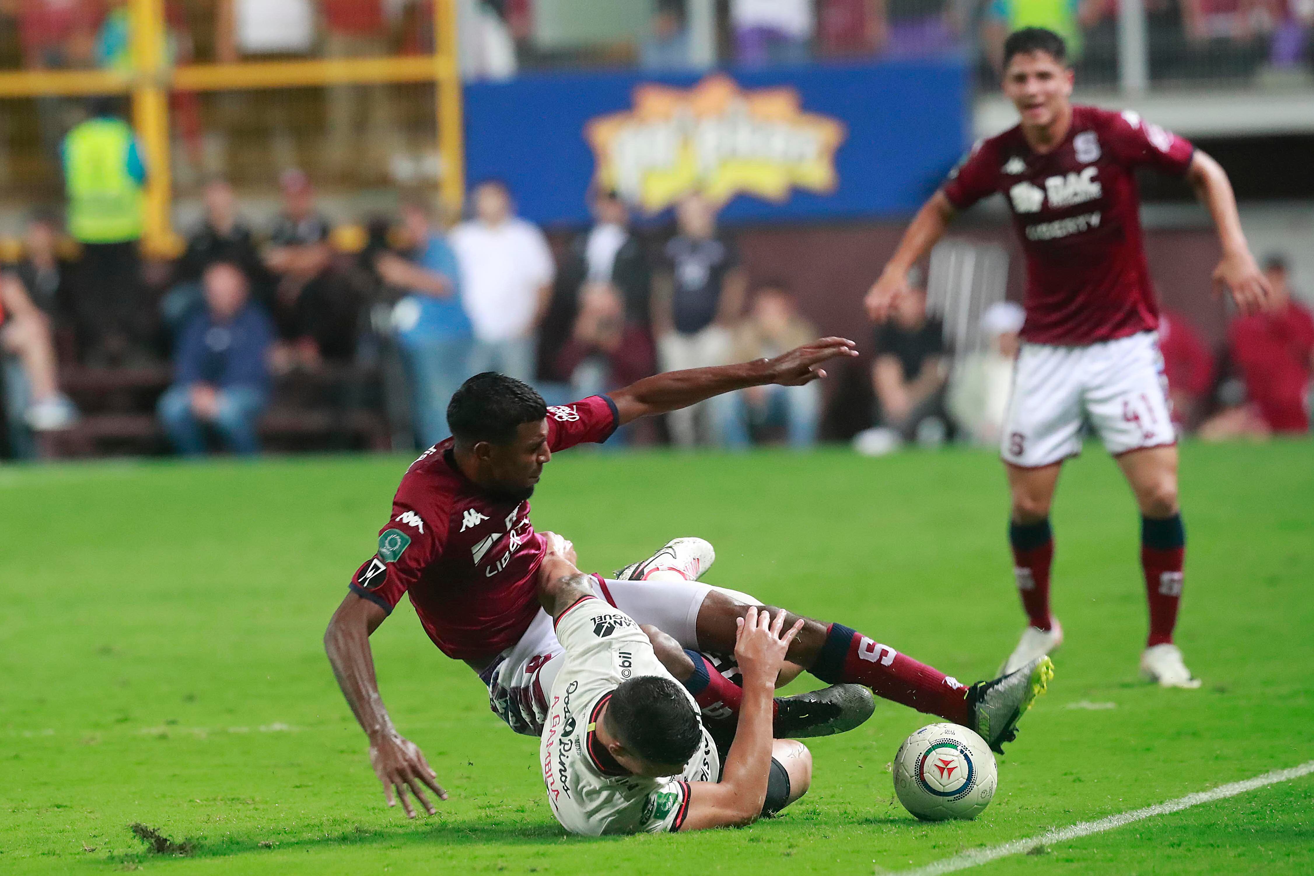 04/11/2023 Estadio Ricardo Saprissa, Tibás. El Deportivo Saprissa recibió a la Liga Deportiva Alajuelense, en una nueva versión del Clásico Nacional en partido de la jornada 18, Torneo de Apertura, Liga Promérica 2023.