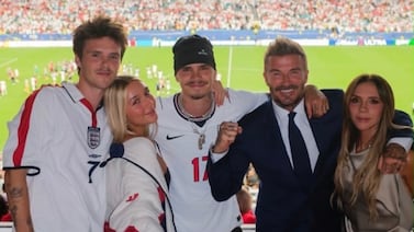 Hijo de David Beckham sorprendió al lucir la camiseta de Inglaterra con el nombre de Costa Rica
