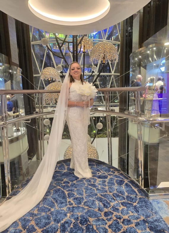 Grettel Solano, música de la orquesta La Solución, y el cantante tico Mario Saborío, quien trabaja en cruceros.