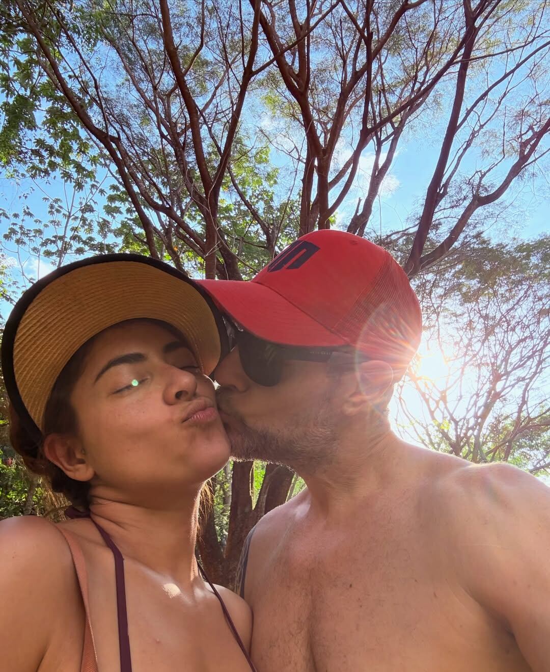 Mauricio Hoffmann y su novia María José Ulate