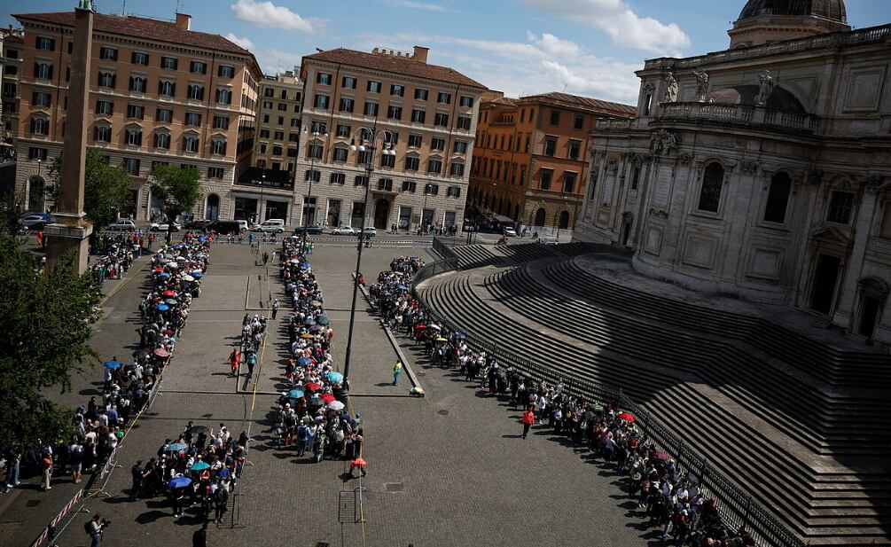así es la Tumba del papa Francisco