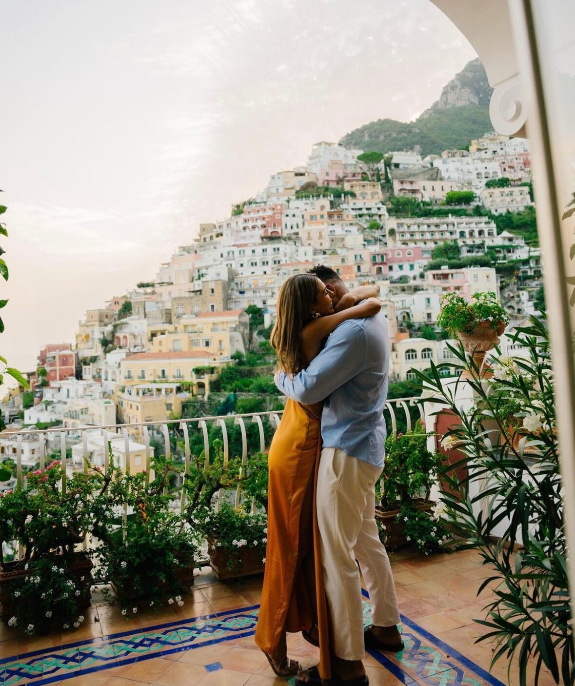 Vale Rees y su pareja