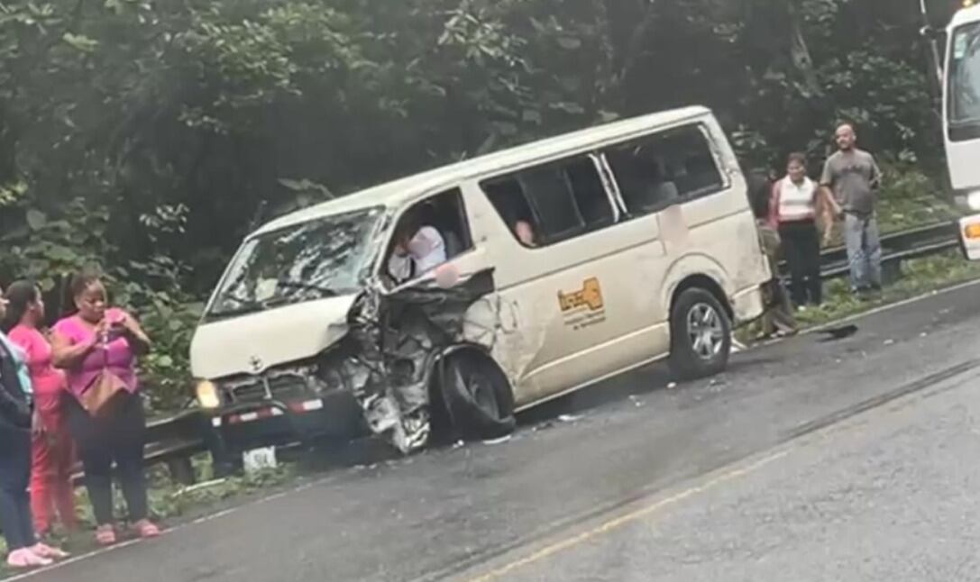 El accidente en la Ruta 32 dejó 16 heridos