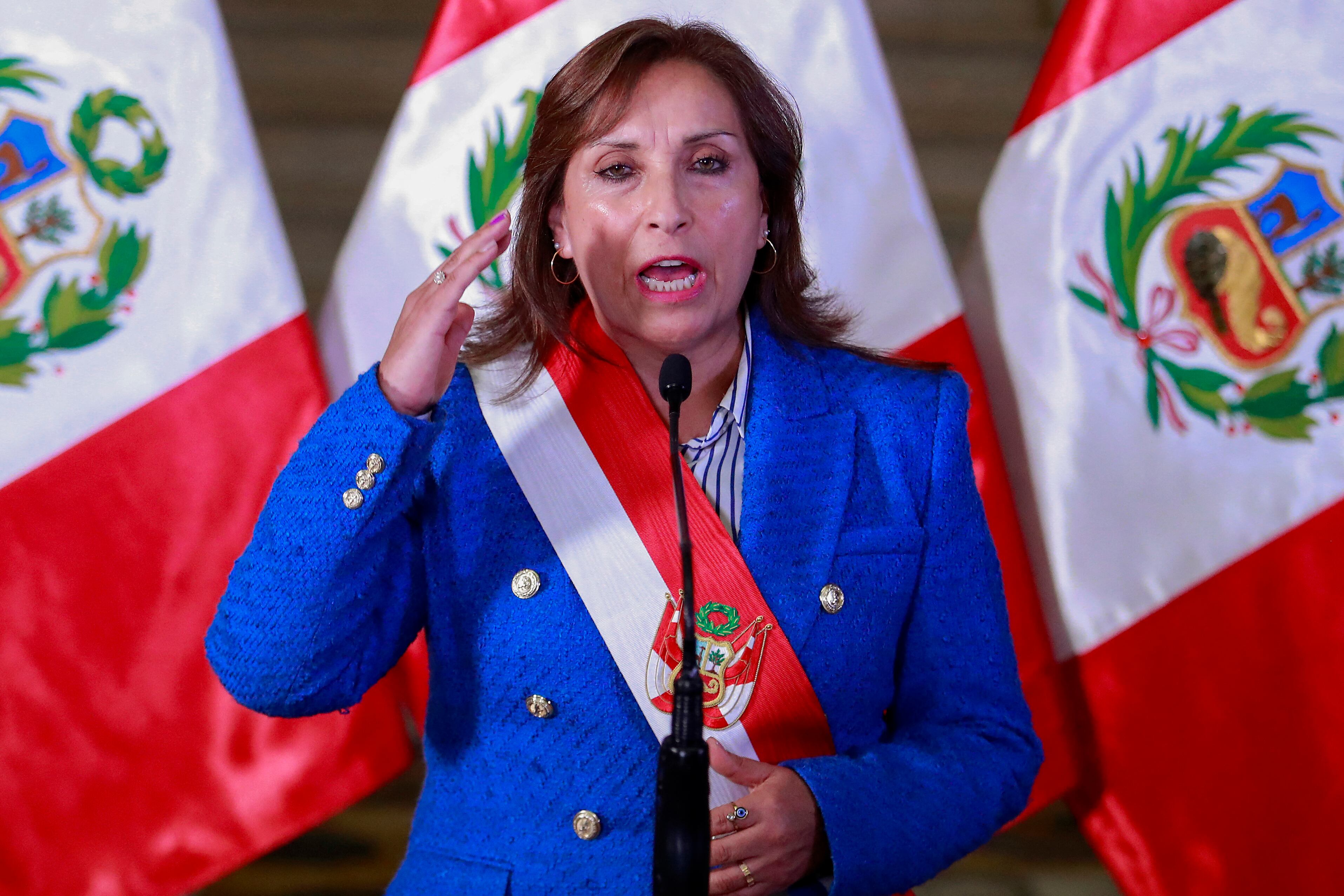 Dina Boluarte, presidenta de Perú, sostiene que llegó a la presidencia del país con las manos limpias y así saldrá cuando corresponda. Rechaza cualquier acto de enriquecimiento ilícito.