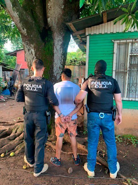 Los sospechosos fueron detenidos en barrio San Martín de Nicoya. Foto OIJ.