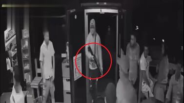Dueño de bar al que ingresó turba de sujetos armados revela lo que realmente pasó
