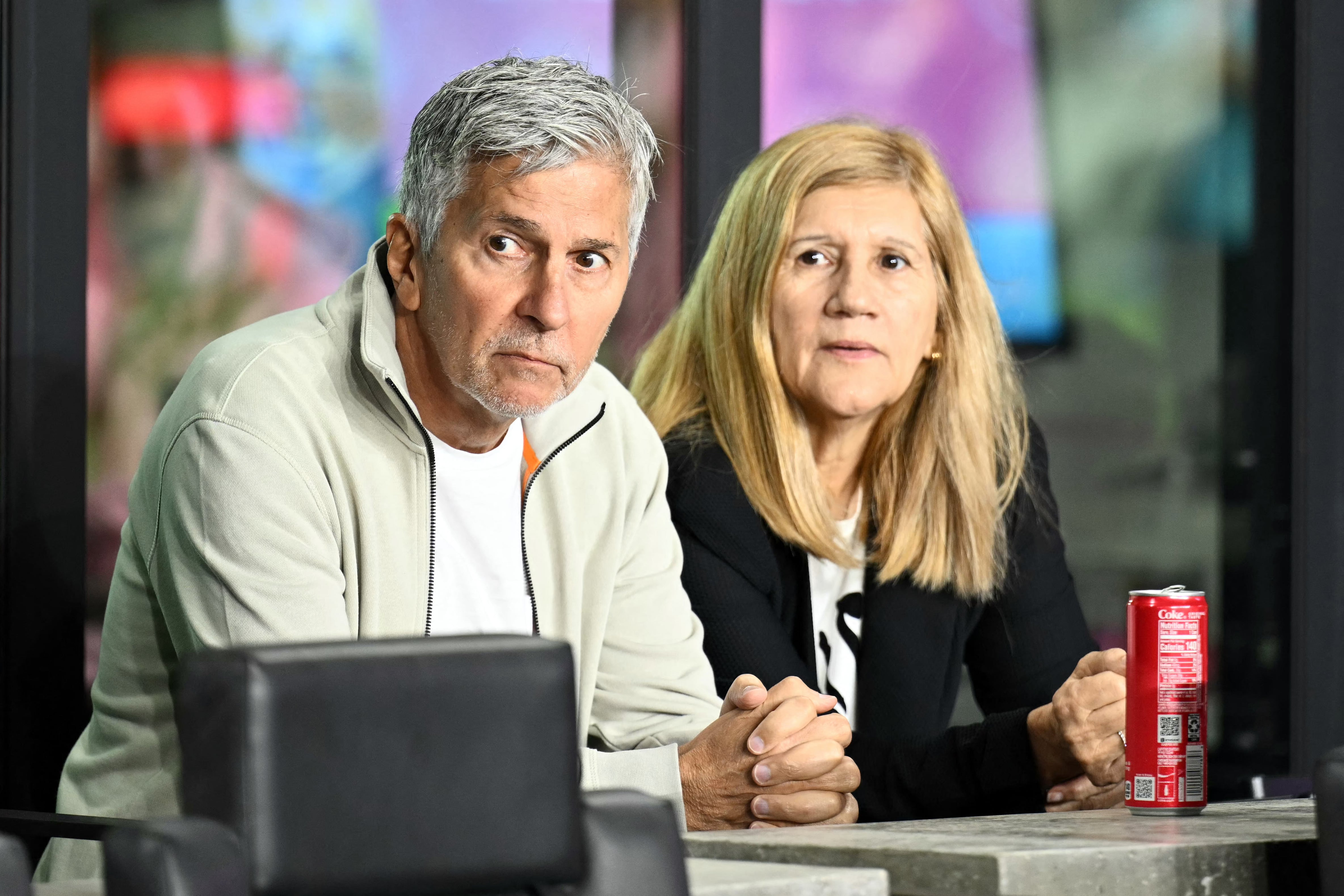 Jorge Messi y Celia Cuccittini, padres de Lionel Messi, en un partido del Inter Miami en noviembre de 2025.