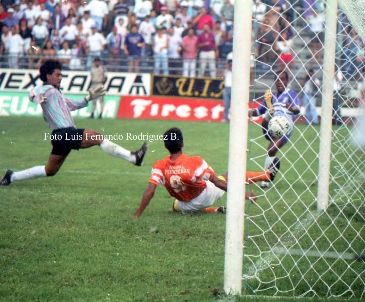 Lente morado. Cortesía.
