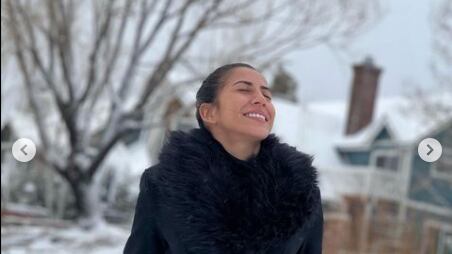 Yokasta Valle, nieve, California