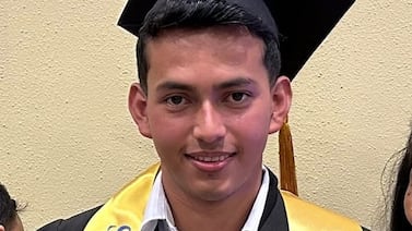 Joven demuestra que con disciplina y constancia se puede estudiar, trabajar y dedicar tiempo a la familia