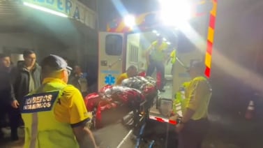 (Video) Así fue la emotiva llegada de guardaparques que sobrevivió a caída en isla del Coco