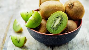 El kiwi es una verdadera bomba de vitamina C, conozca todo lo que ayuda a su salud