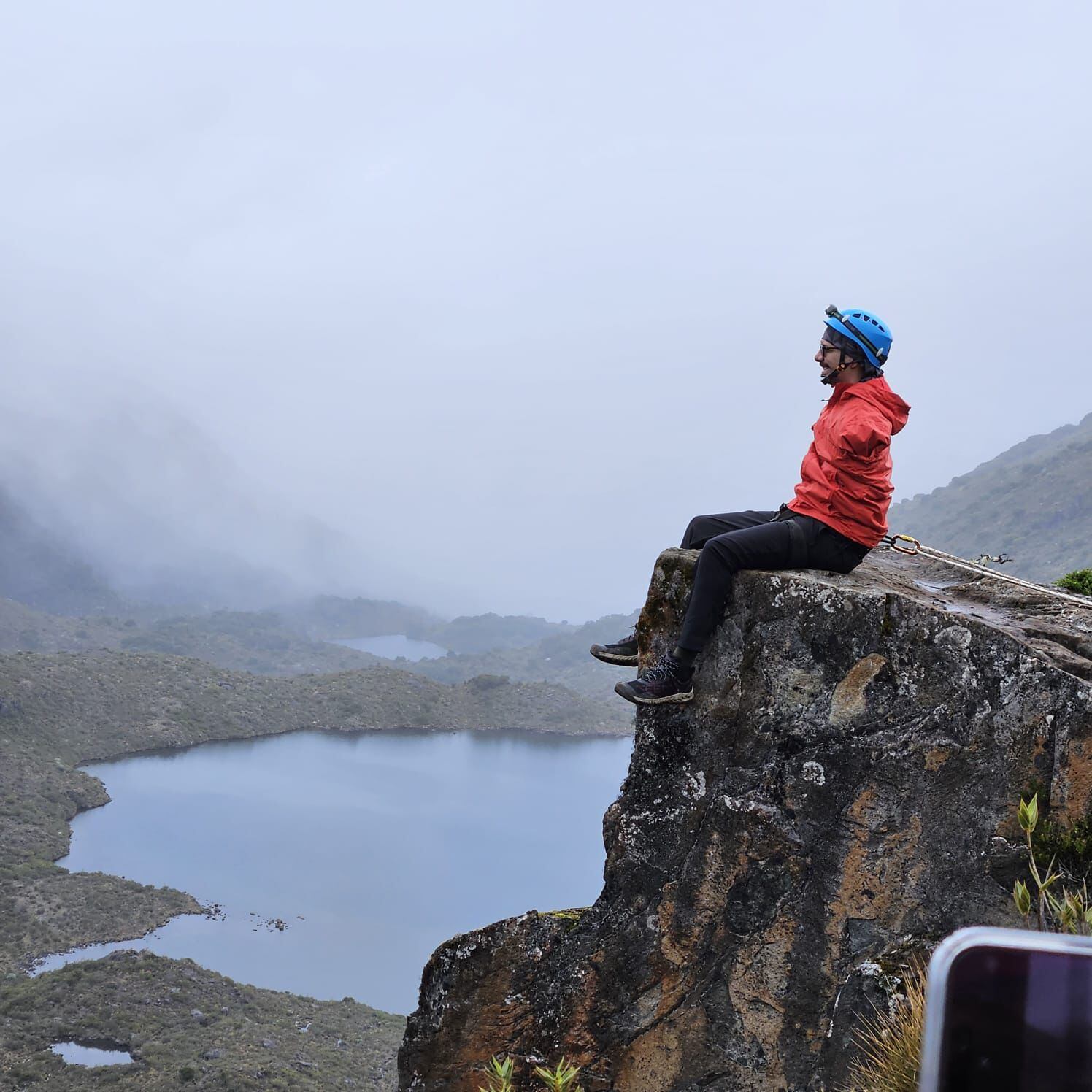 El motivador Alex Reyes conquistó este martes la cima del cerro Chirripó.
