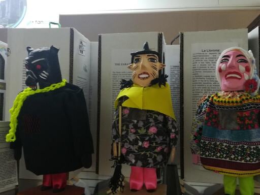 Reserva Biológica de Monteverde hay una “tienda modelo” de souvenirs llamada “Tangara”. En cada espacio hay artesanías con identidad de artistas y emprendedores de todas las provincias de Costa Rica. Lilliana González es la administradora.