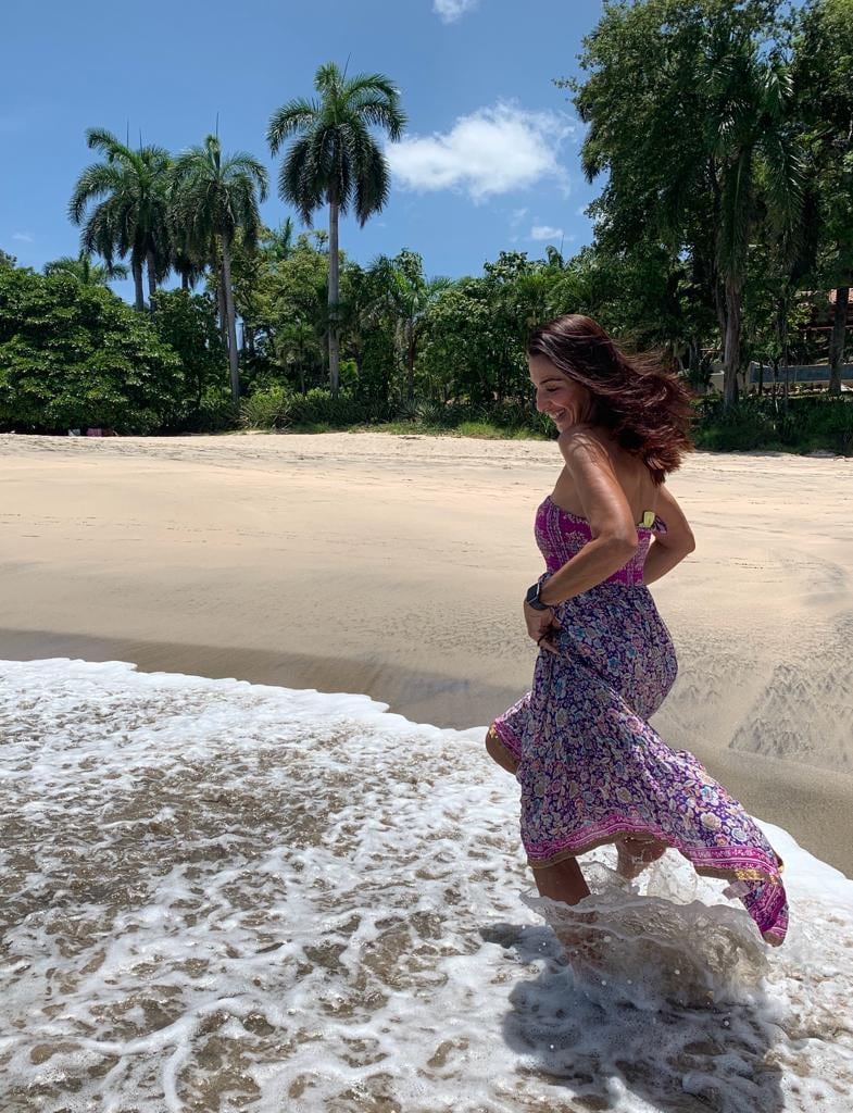 Ana González periodista y exreina de belleza abre su vida para ayudar a los demás