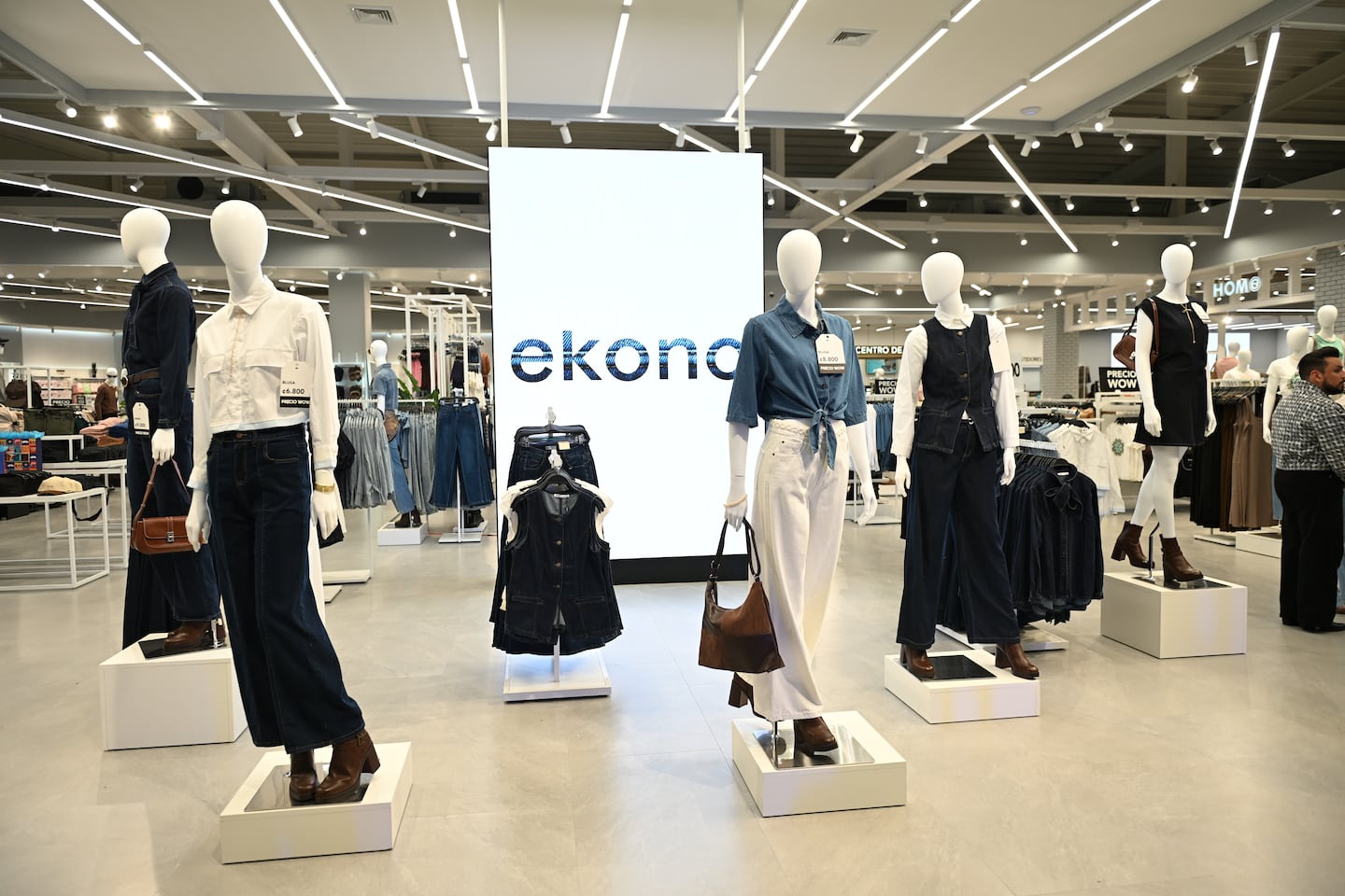ekono abre en Santa Ana una tienda donde comprar también se convierte ...