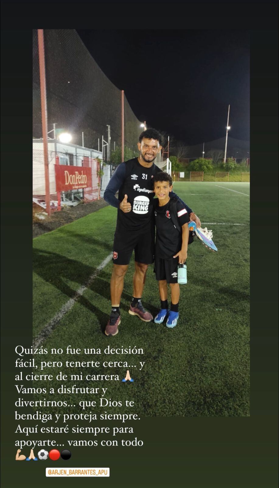 Michael Barrantes celebró el logro de su hijo a lo grande.