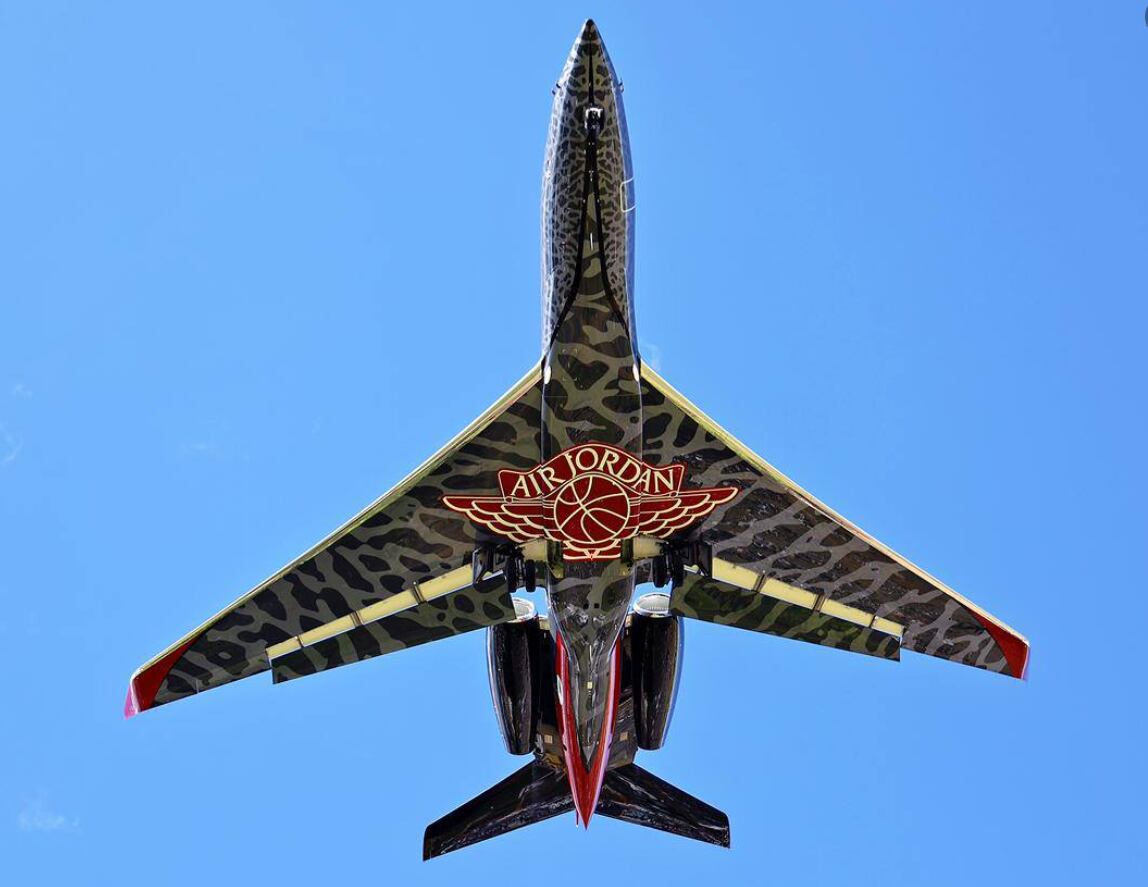Avión privado de Michael Jordan aterrizando en el Juan Santamaría este 25 de febrero de 2025.