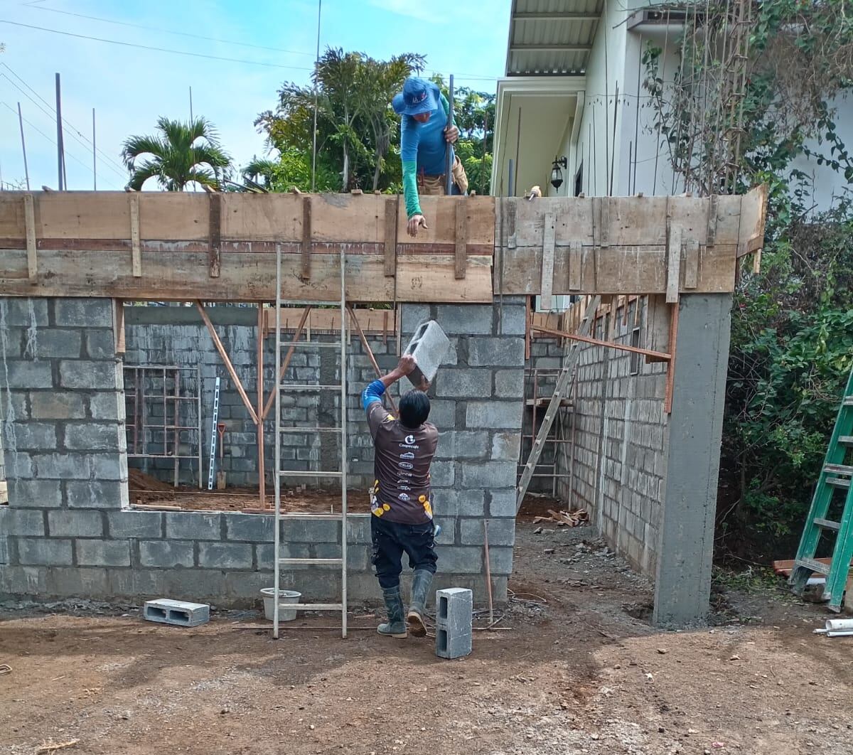 Eliécer Ortiz Morales denuncia que no lo dejaron ser policía porque le faltan dos dedos