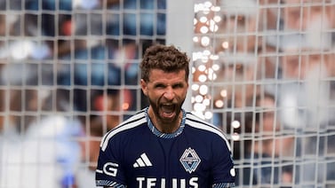 Así fue la llegada de Thomas Müller a Costa Rica y el inesperado regalo que se llevaron varios fiebres