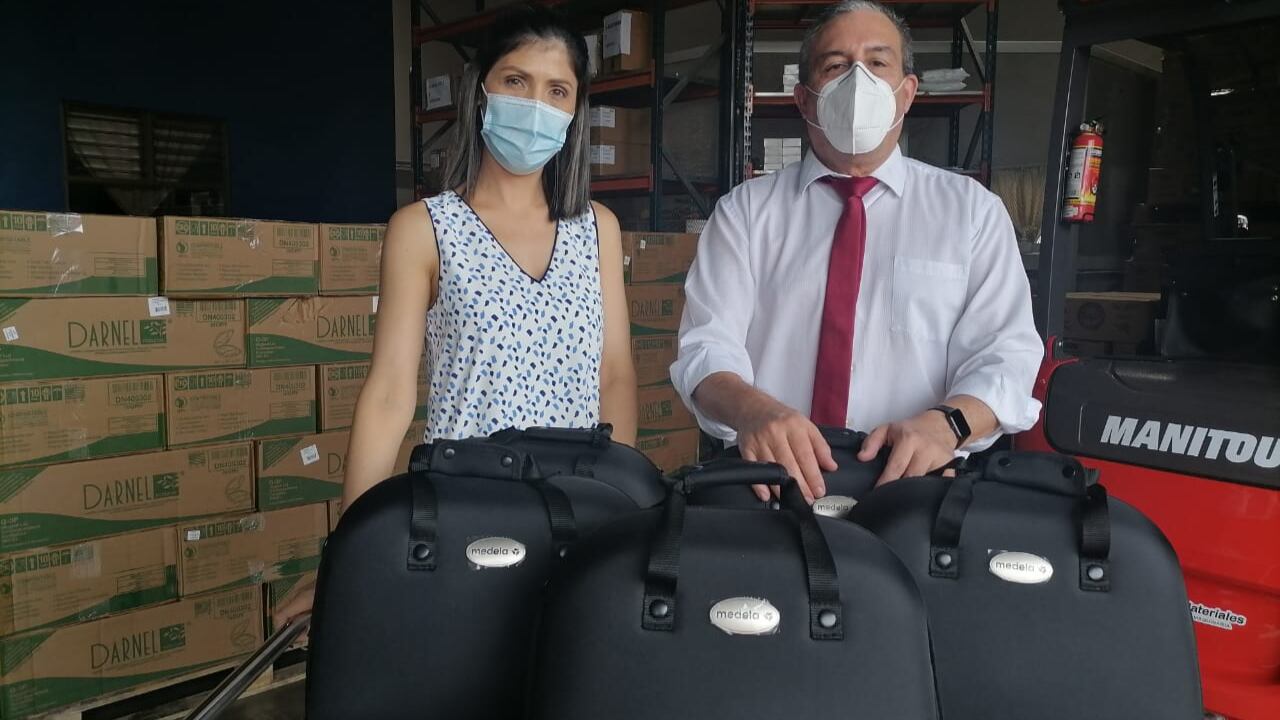 Donación de jubilados del BID al hospital San Carlos. Foto: CCSS.