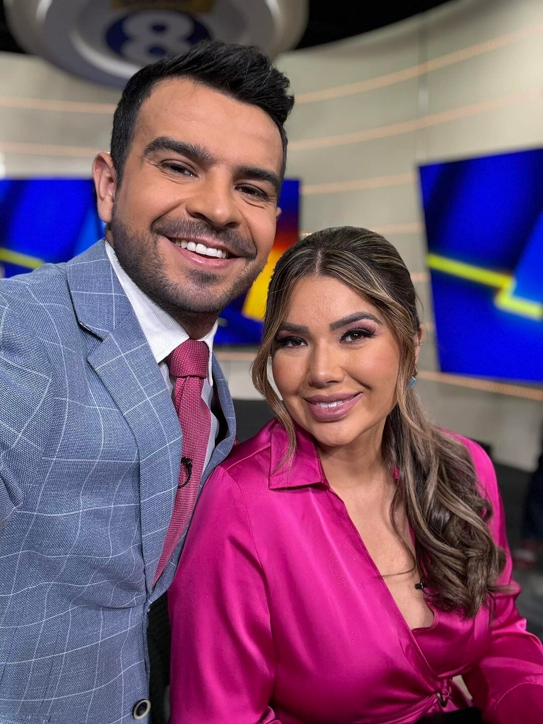 Periodista Sergio González, canal 8 de Multimedios.