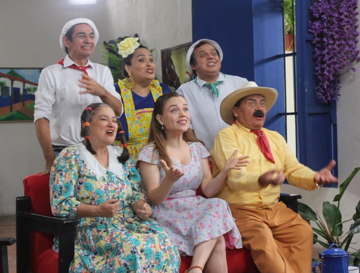 El personaje de Maruja (delantal amarillo) se encargaba de administrar la soda del pueblo en 'Los enredos de Juan Vainas'.