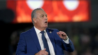 “Siento mucho dolor”: Gustavo Alfaro reaccionó tras la eliminación de la Selección de Costa Rica