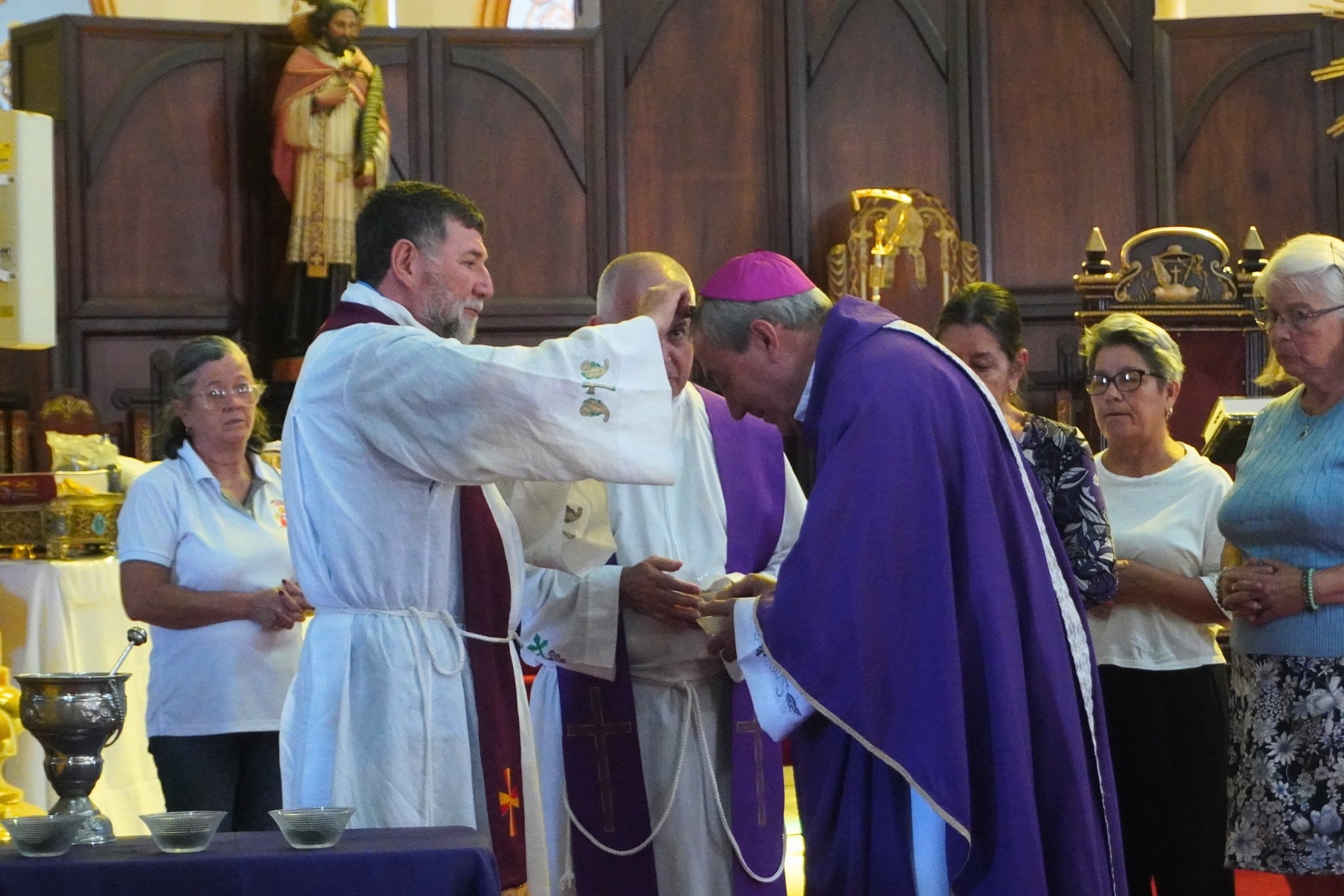 Monseñor Bartolomé Buigues Oller celebró la misa del Miércoles de Ceniza 2026 en la parroquia Nuestra Señora del Pilar (catedral) de Alajuela.