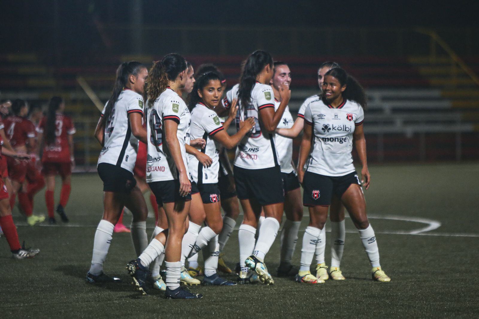 Alajuelense se dejó la victoria contra Cofutpa en el Estadio Palmareño Solís.