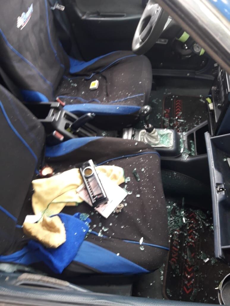 Tráfico desmiente que le hayan disparado a carro de conductor que se dio a la fuga en Pavas. Foto cortesía.