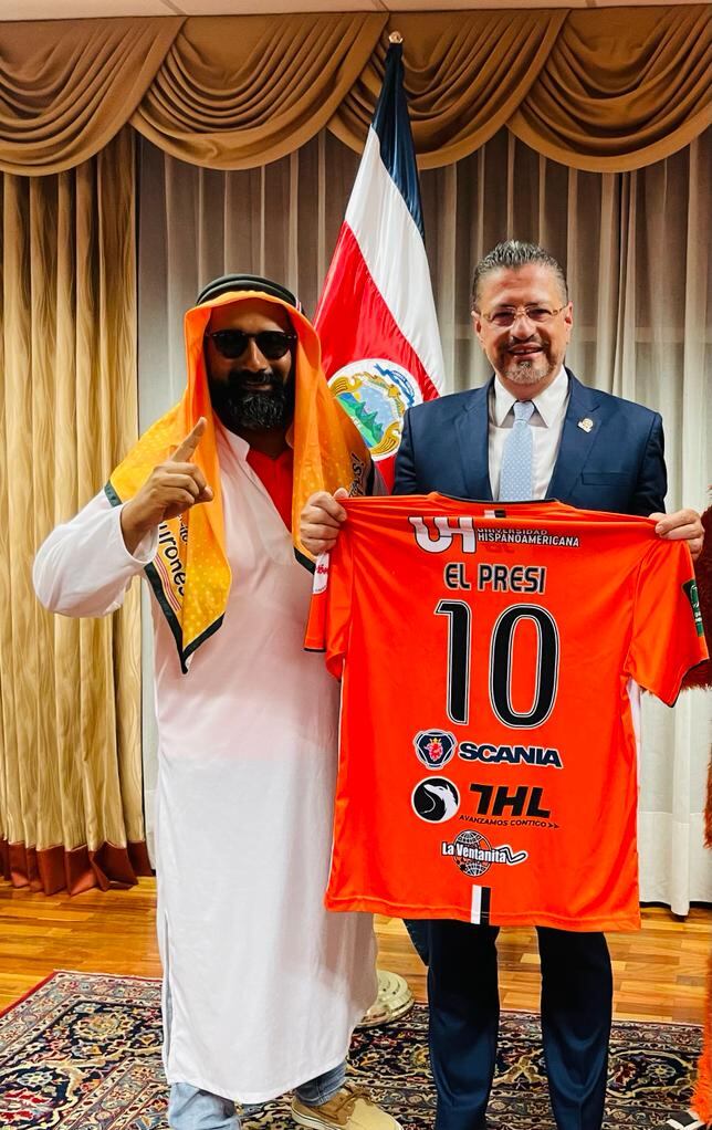 Vladimir Álvarez, el árabe, barra porteña,