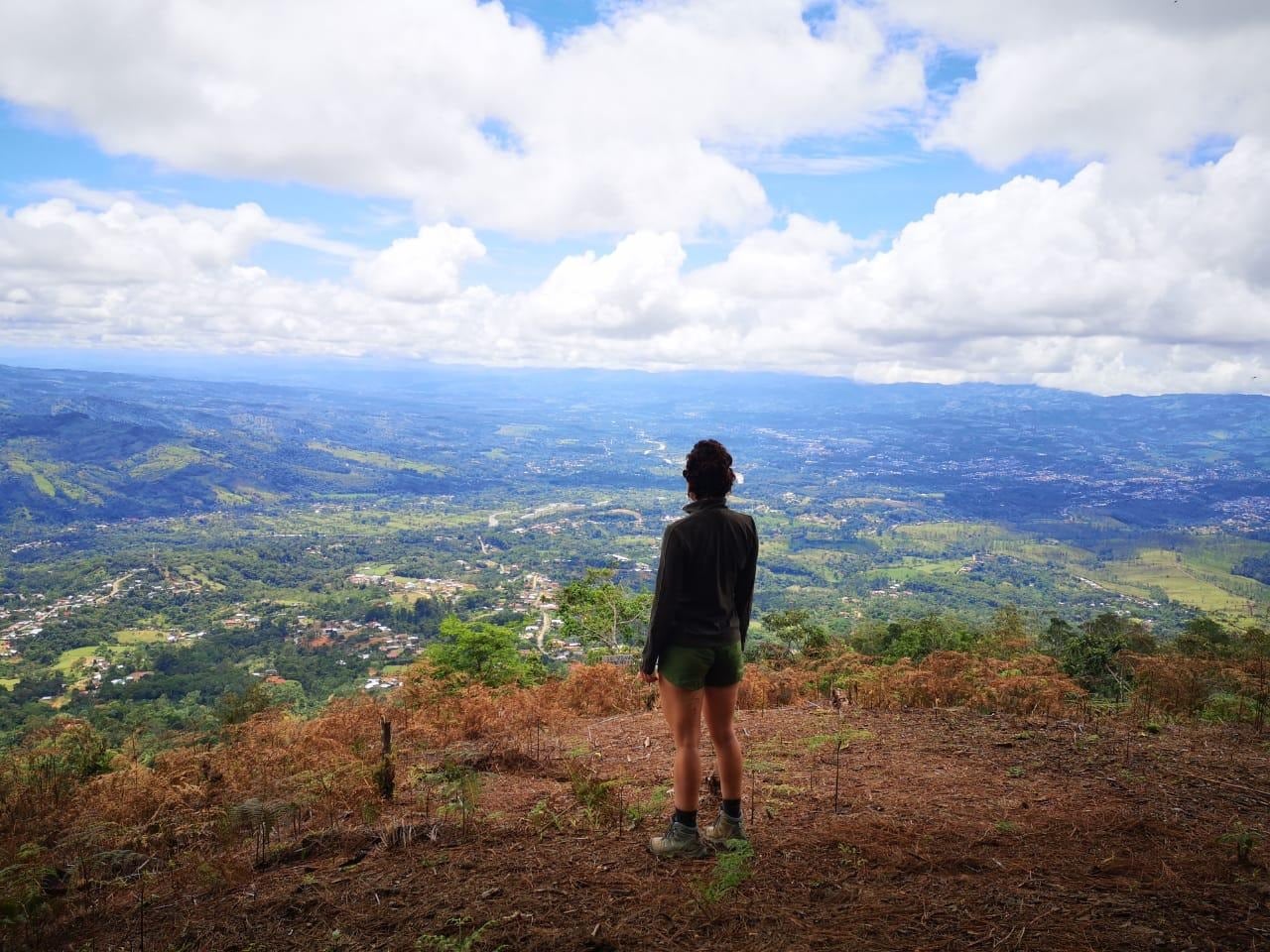 Fabiola Campos, paciente con cáncer que realiza trekking. Cortesía.