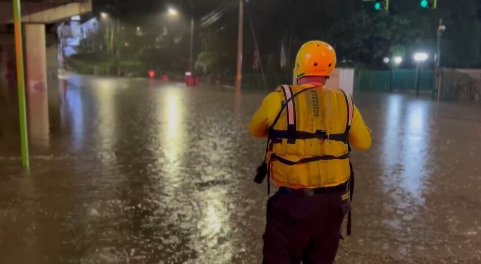 Inundación frente a la facultad de derecho.