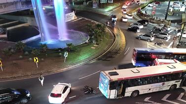 Así fue accidente en el que motociclista murió en rotonda de la fuente de La Hispanidad