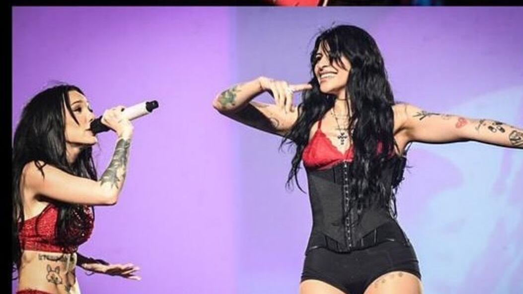 Cazzu publicó esta imagen en su Instagram oficial celebrando su amistad con La Joaqui a través de los años