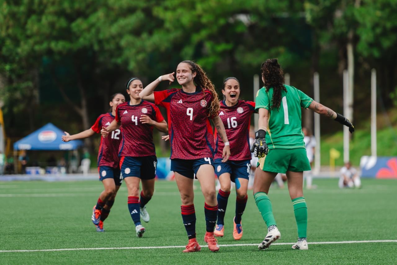 Juegos Centroamericanos Guatemala 2025
Futbol femenino
María Paula Salas
Katherine Alvarado
27 de octubre del 2025
Fotografía Comité Olímpico