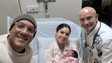 Greivin Morgan y Sheiris Montero ya están en casa con su bebé y así se va portando Sahel