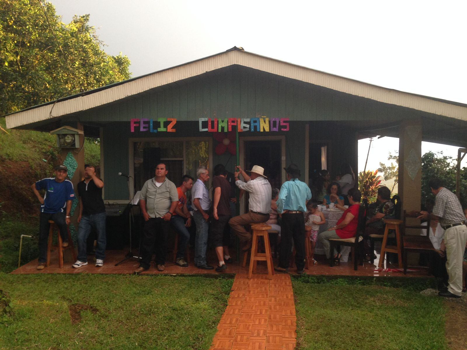 Casa de papás de periodista Henry Segura se quemó