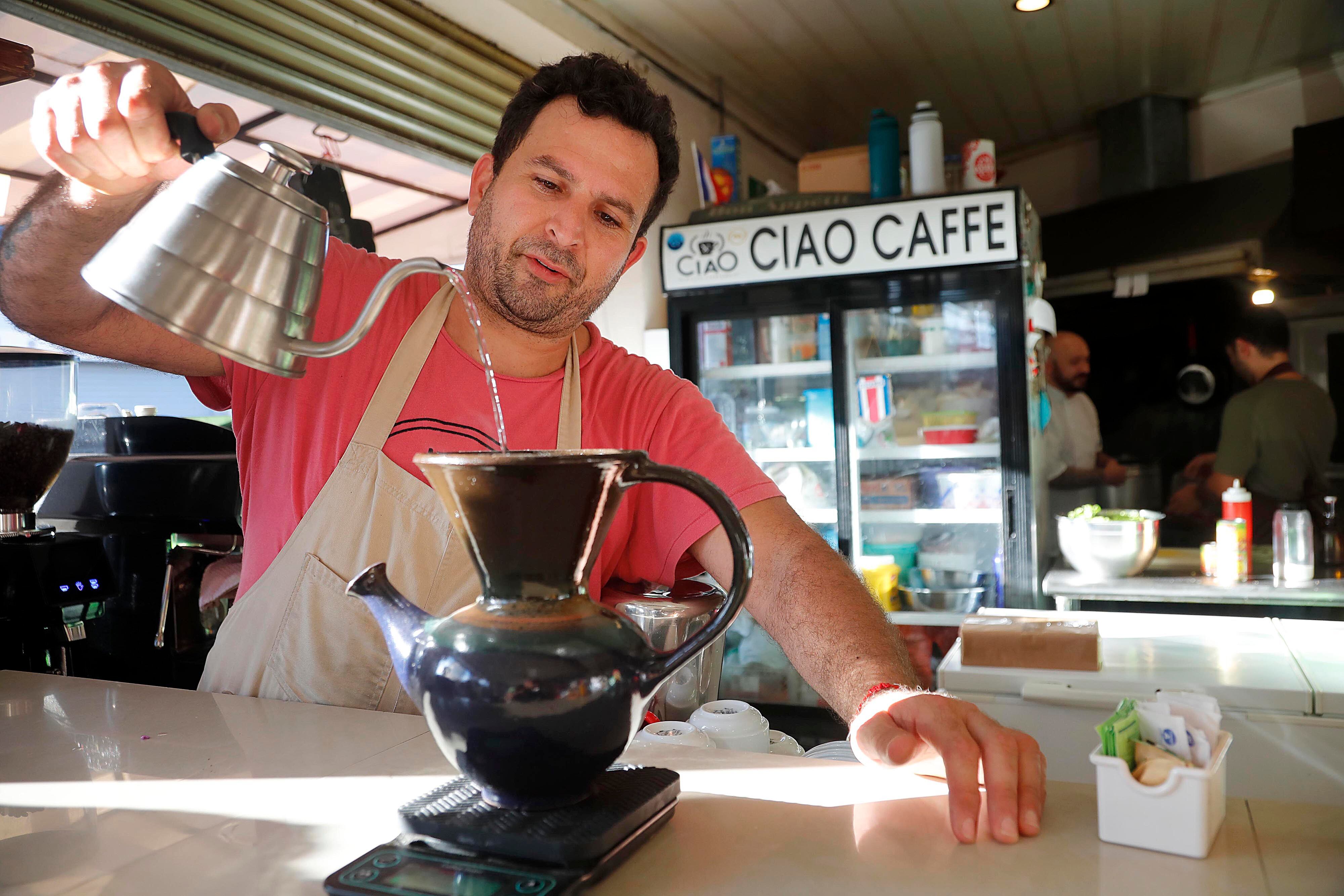 31/01/2024 Plaza Víquez. Desayunos, almuerzos, sandwiches, repostería, cafés y los famosos burritos de pinto para el desayuno, además de deliciosos postres, son solo parte del menú del restaurante, cafetería y soda, Ciao Caffe.