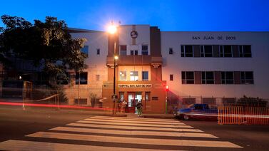 Misterio rodea muerte de mujer que llegó a clínica con golpes en la cabeza