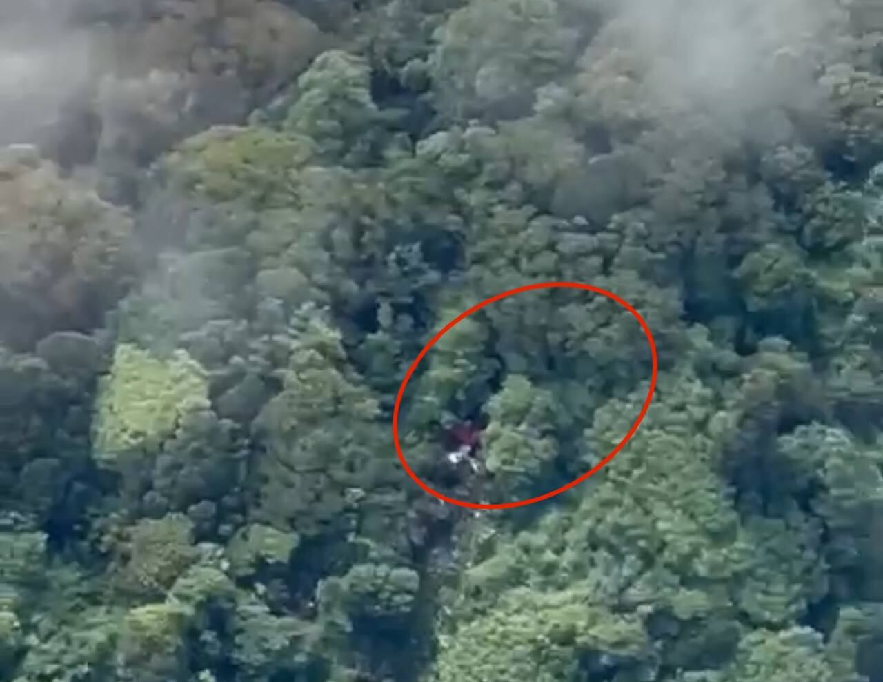 De momento se desconoce el estado de los ocupantes de la avioneta. Foto: Cortesía