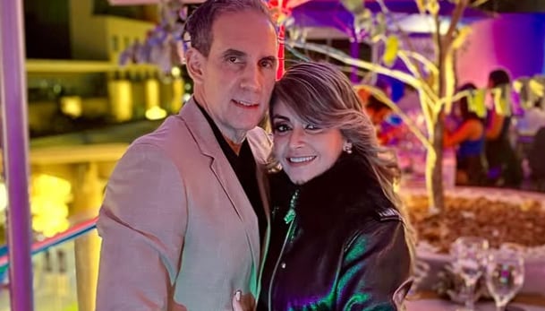 Arlene Elizondo, "La patrona", cantante nacional y su novio Lorenzo Castaño.