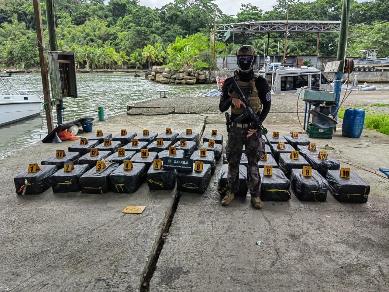 Policía decomisó una tonelada de cocaína en aguas del Caribe