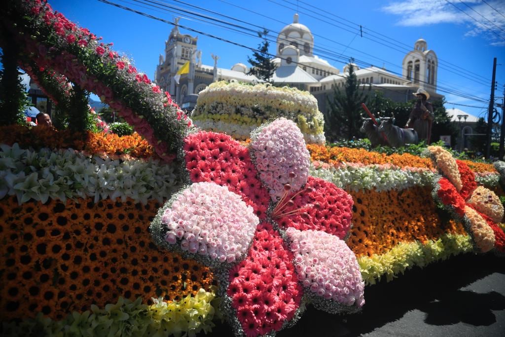 El 3 de agosto del 2023 se realiza la tradicional Pasada de la virgen de los Ángeles de la basílica a la catedral de Cartago, se cumplen 241 años de esta tradición