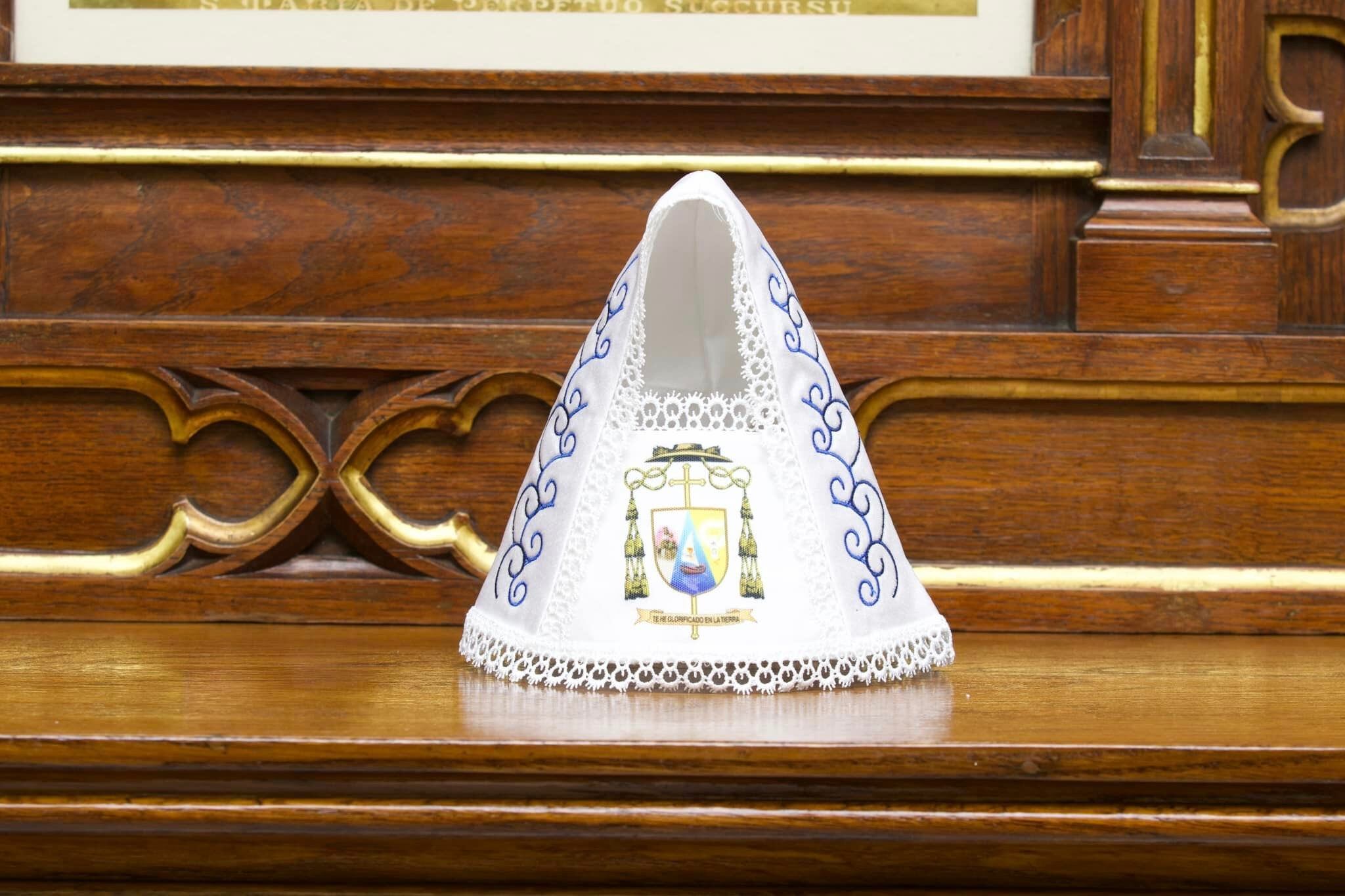 Para el 2023 la diócesis de Puntarenas fue la encargada, por cumplir 25 años, de hacer el vestidito a la virgen de los Ángeles de Cartago, la Patrona de Costa Rica